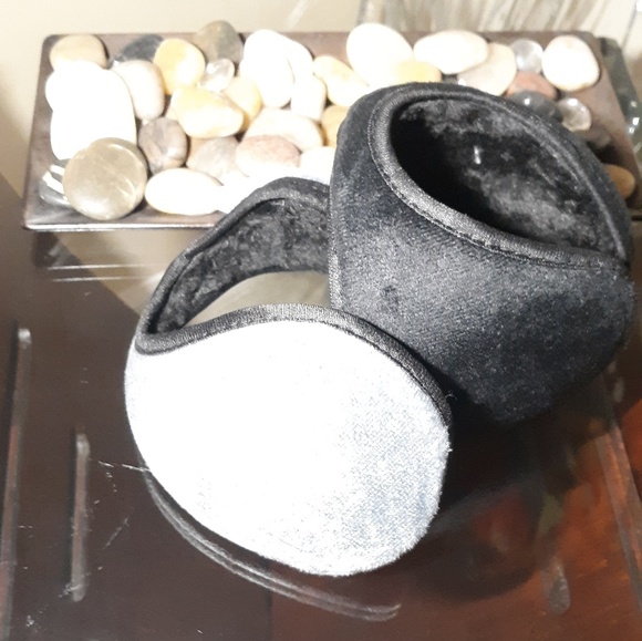 Set of 2 Wrap around ear muffs. - Picture 3 of 3